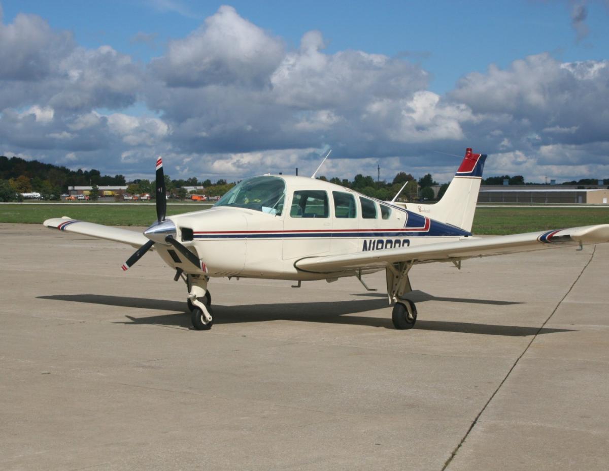 1977 Beechcraft Sierra C24R Photo 2