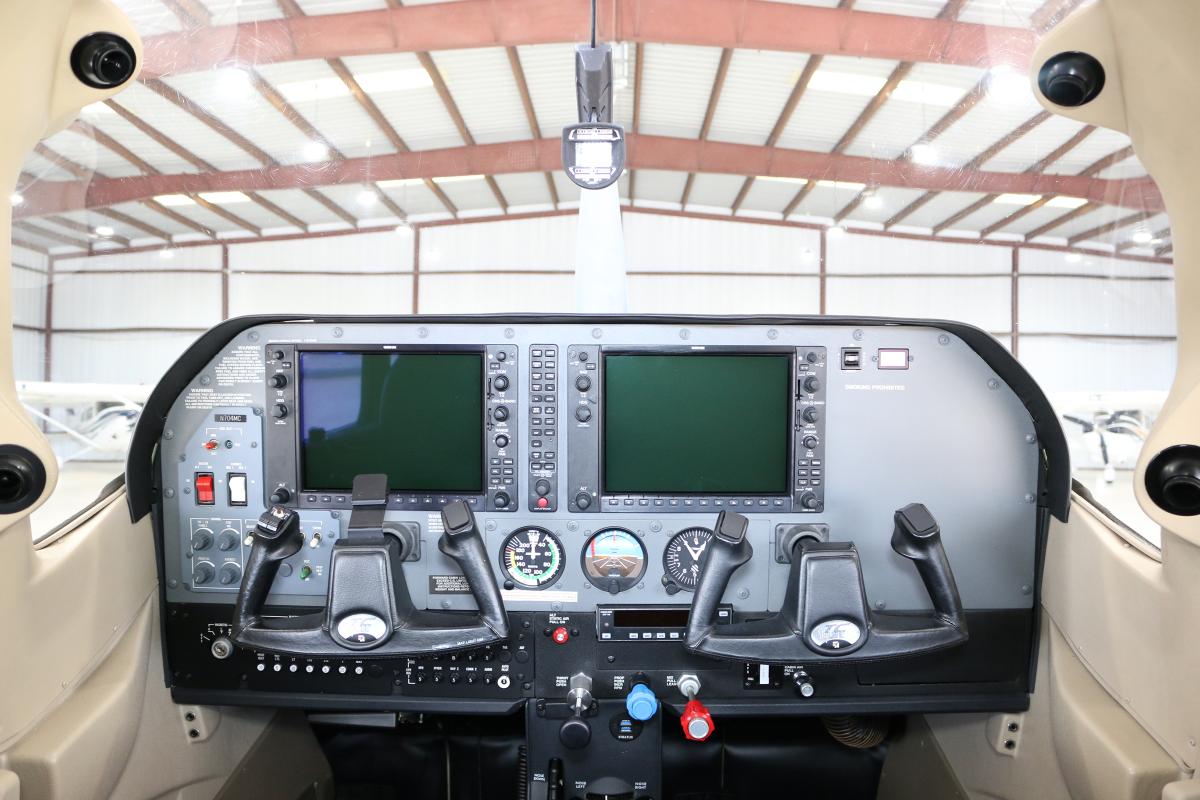 2004 CESSNA TURBO 182T SKYLANE  Photo 7