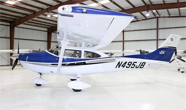 2004 CESSNA TURBO 182T SKYLANE Photo 3