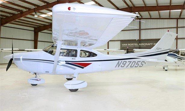 1997 CESSNA 182S SKYLANE Photo 2