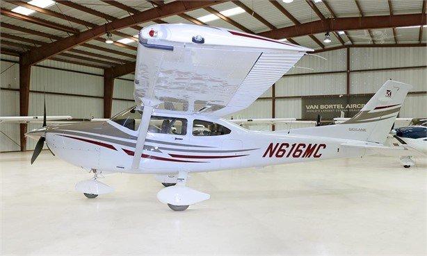 2005 CESSNA 182T SKYLANE Photo 2