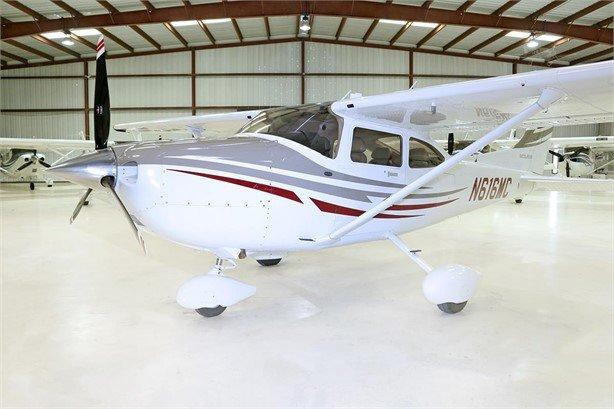 2005 CESSNA 182T SKYLANE Photo 3