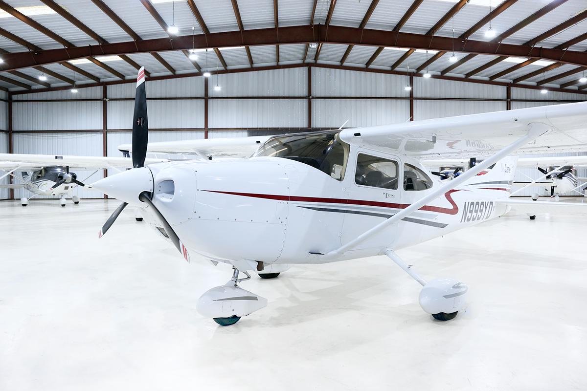 2001 CESSNA 182T SKYLANE Photo 3