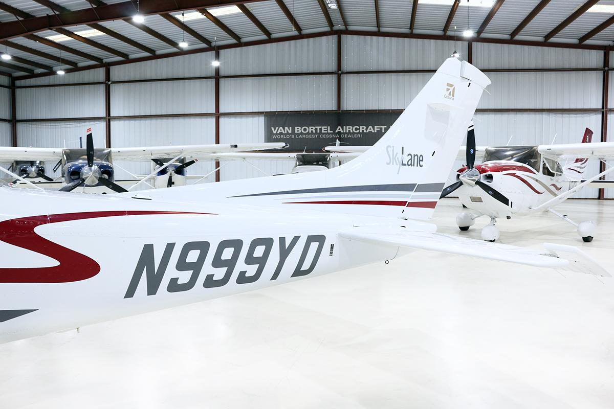 2001 CESSNA 182T SKYLANE Photo 5
