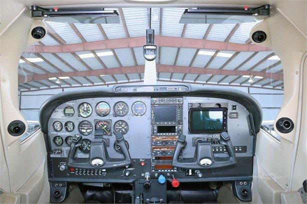 2003 CESSNA 182T SKYLANE Photo 6