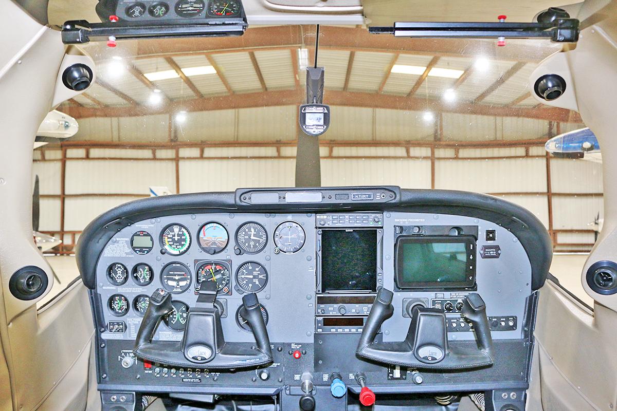 2003 CESSNA 182T SKYLANE Photo 7