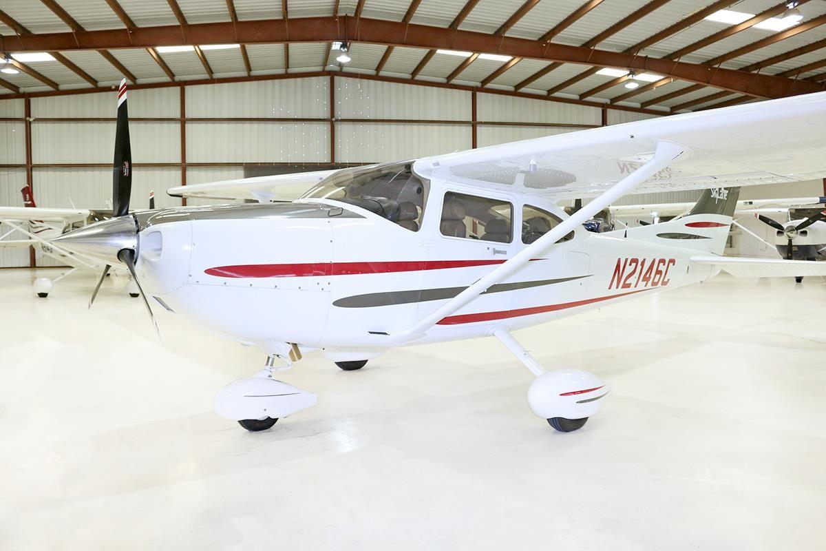 2003 CESSNA TURBO 182T SKYLANE Photo 2