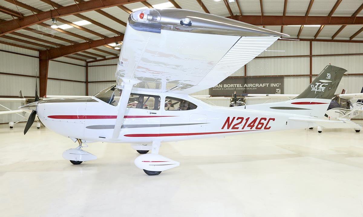 2003 CESSNA TURBO 182T SKYLANE Photo 3
