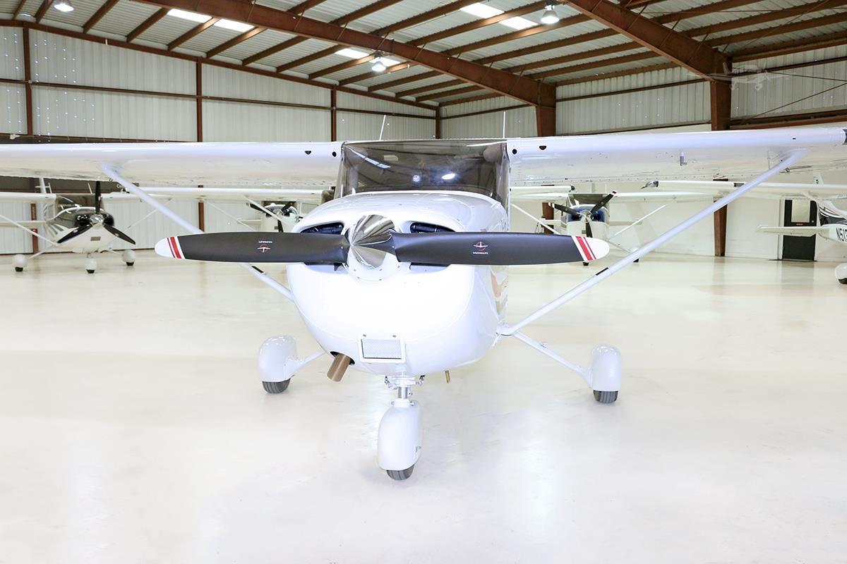 2003 CESSNA 172S SKYHAWK SP Photo 5
