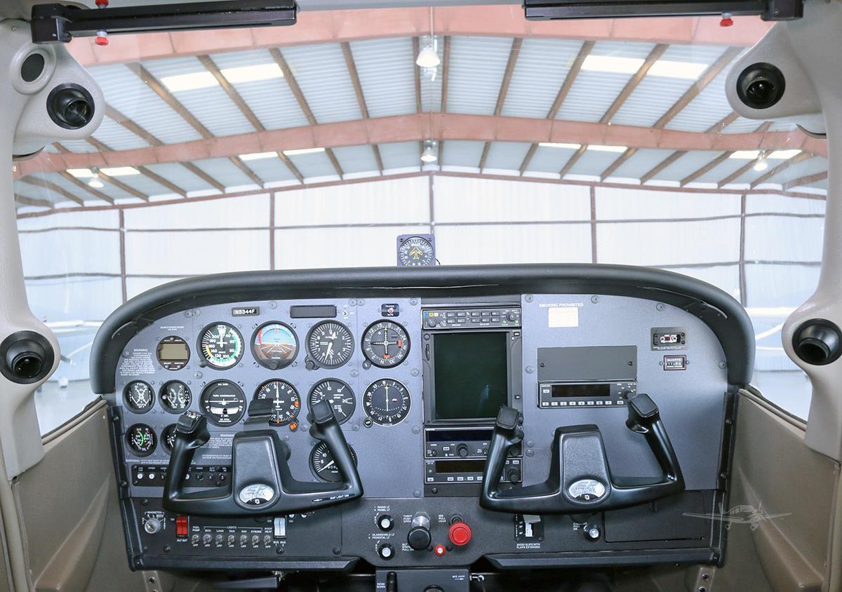 2003 CESSNA 172S SKYHAWK SP Photo 7