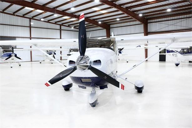 2010 CESSNA 182T SKYLANE Photo 3