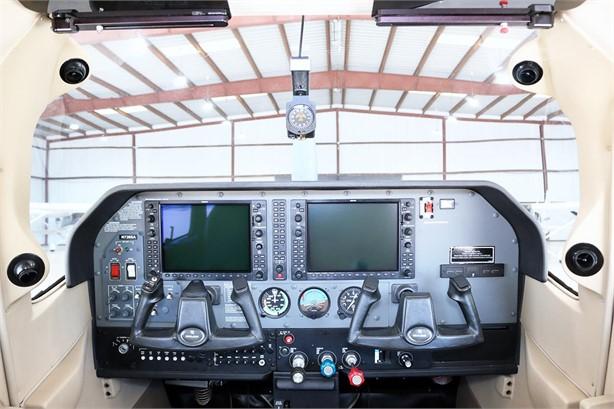 2010 CESSNA 182T SKYLANE Photo 6