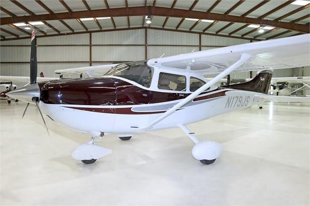 2004 CESSNA 182T SKYLANE Photo 2