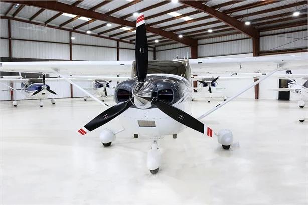 2016 CESSNA 182T SKYLANE Photo 5