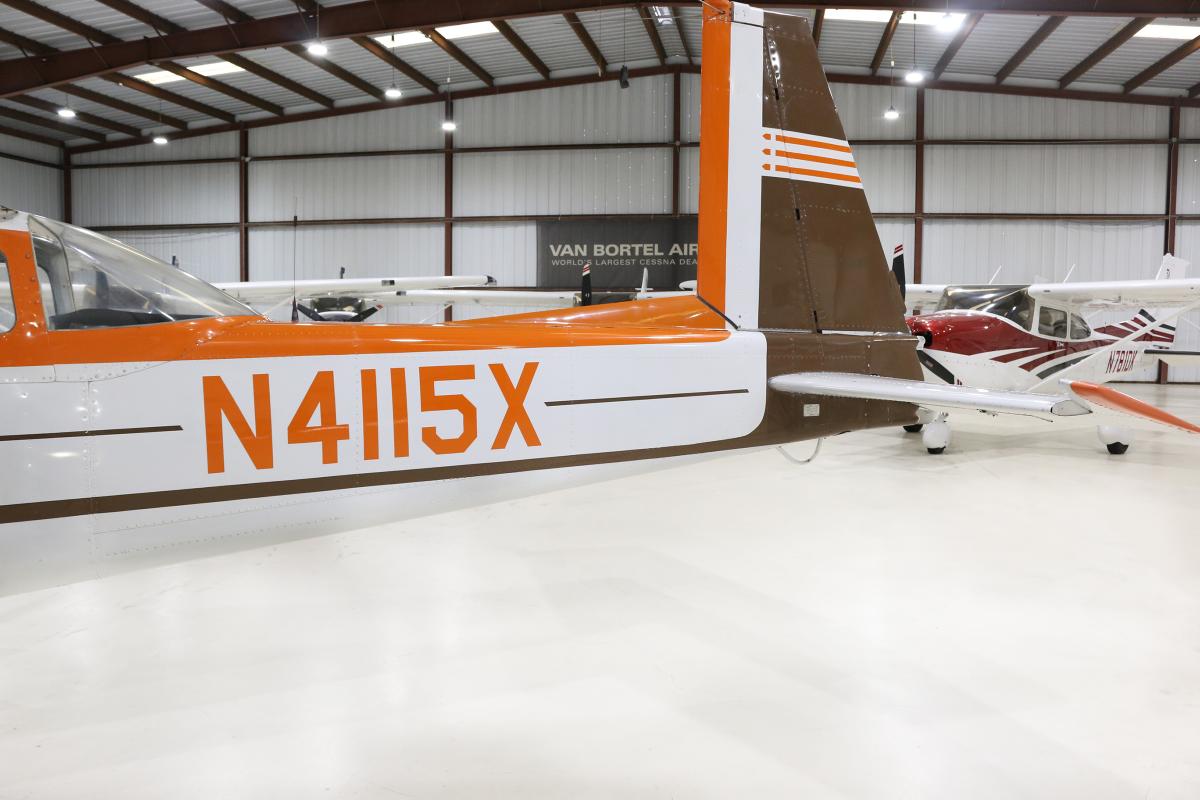 1968 COMMANDER 100 Photo 5