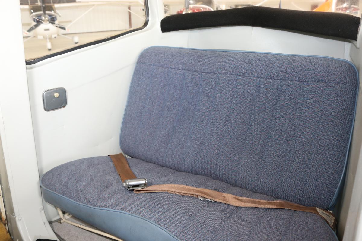 1968 COMMANDER 100 Photo 6