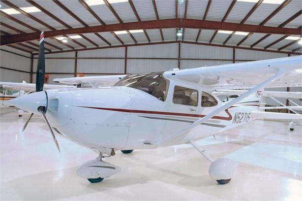 2002 CESSNA TURBO 182T SKYLANE Photo 3