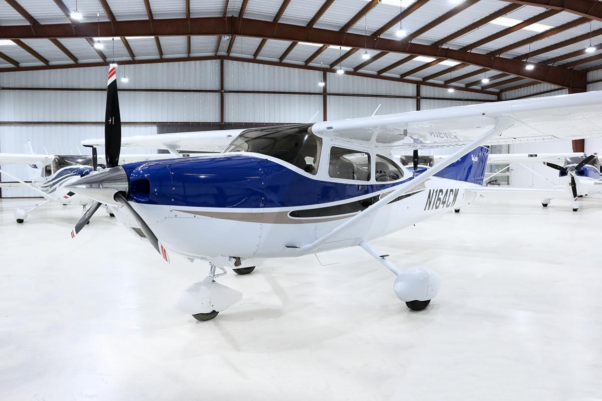 2004 Cessna 182T Skylane Photo 3