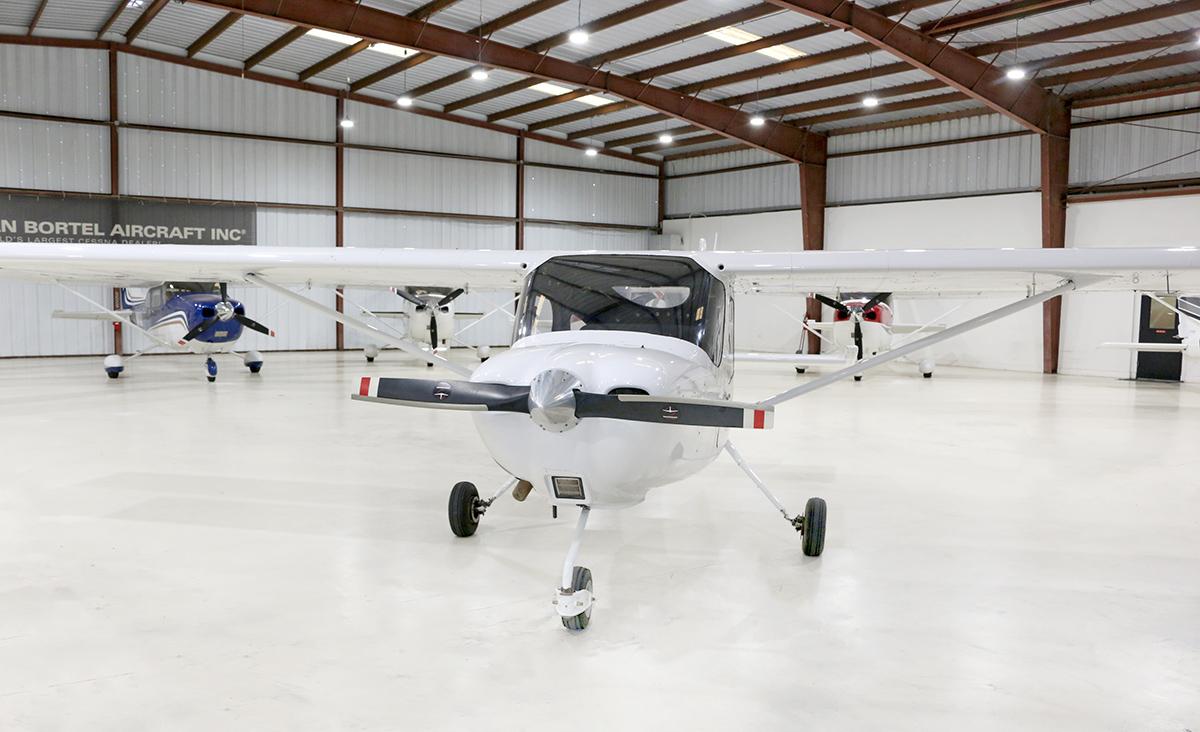 2011 CESSNA 162 Photo 3