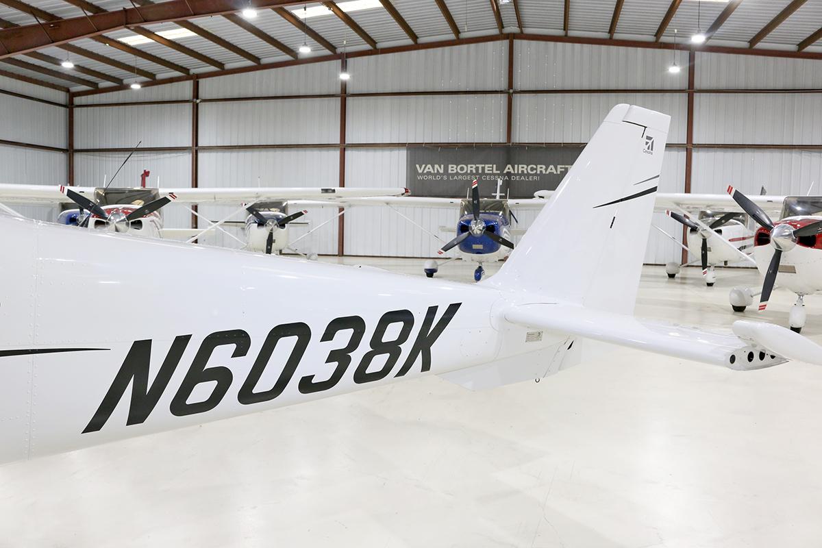 2011 CESSNA 162 Photo 5