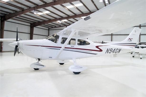 2001 CESSNA TURBO 182T SKYLANE Photo 3