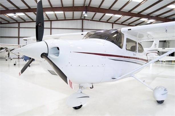 2001 CESSNA TURBO 182T SKYLANE Photo 5