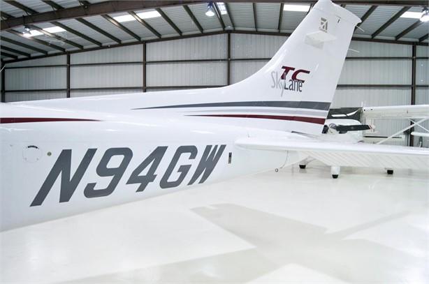 2001 CESSNA TURBO 182T SKYLANE Photo 4