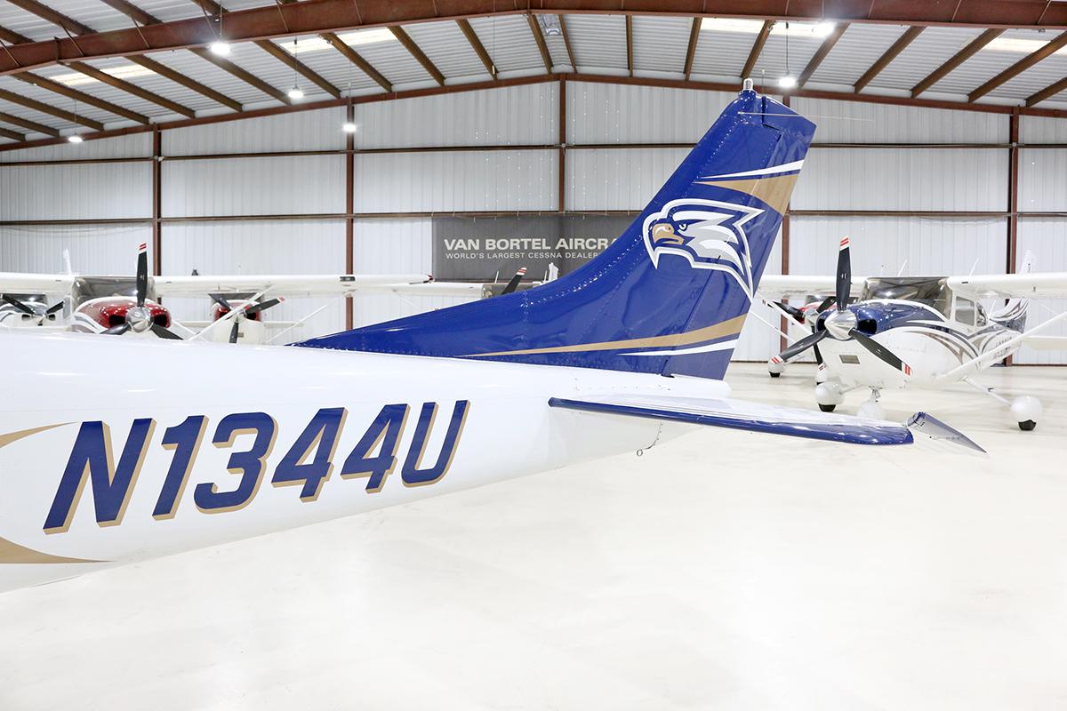 1963 CESSNA 182 SKYLANE Photo 4