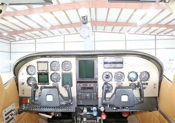 1977 CESSNA TURBO 210M Photo 7