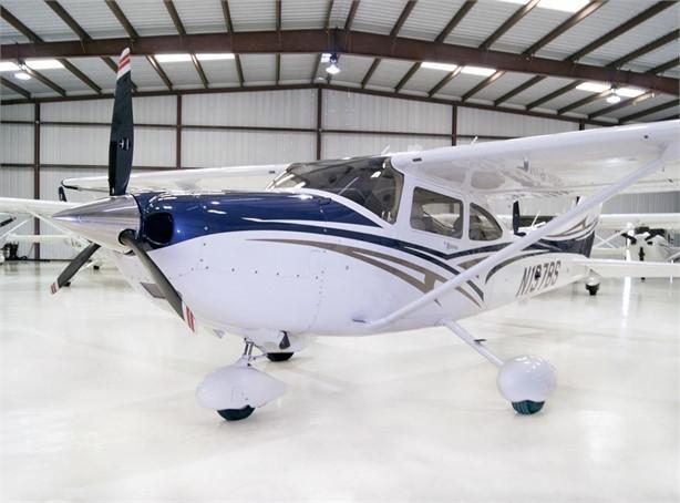 2012 CESSNA TURBO 182T SKYLANE Photo 2