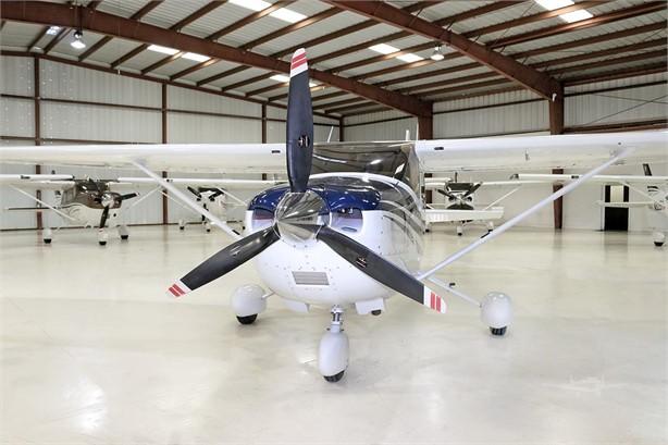 2005 CESSNA TURBO 182T SKYLANE Photo 4