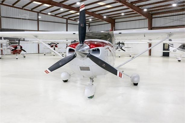 2008 CESSNA 182T SKYLANE Photo 4
