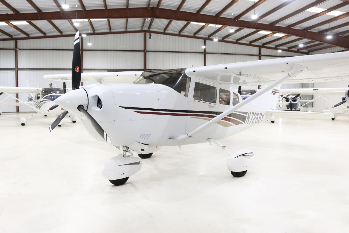 1999 Cessna 206H Stationair Photo 2
