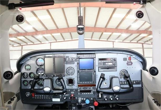 2000 CESSNA TURBO 206H STATIONA Photo 7