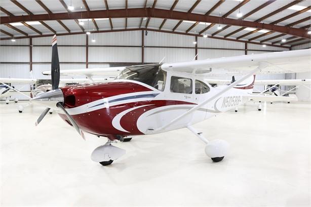 2009 CESSNA TURBO 182T SKYLANE Photo 2