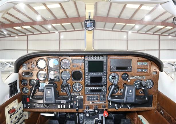 1981 CESSNA P210N Photo 7