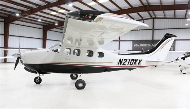 1980 CESSNA P210N Photo 2