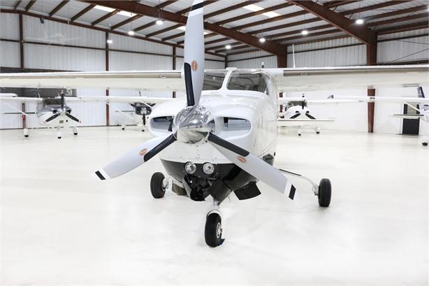 1980 CESSNA P210N Photo 4
