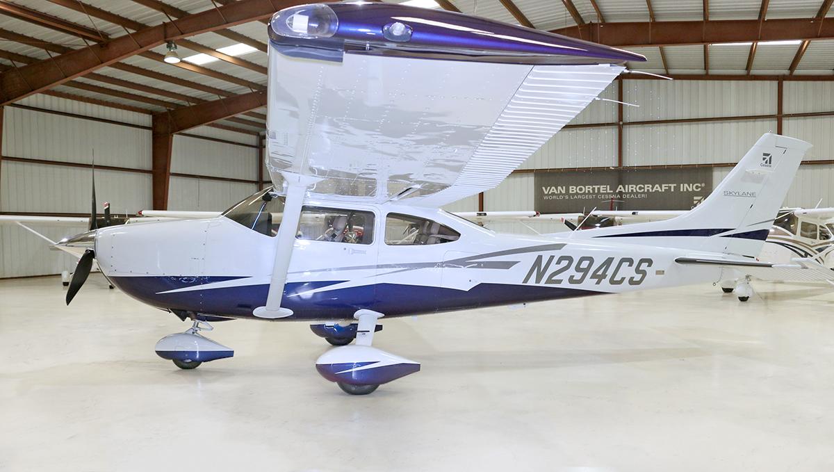 2011 Cessna 182T Skylane Photo 2