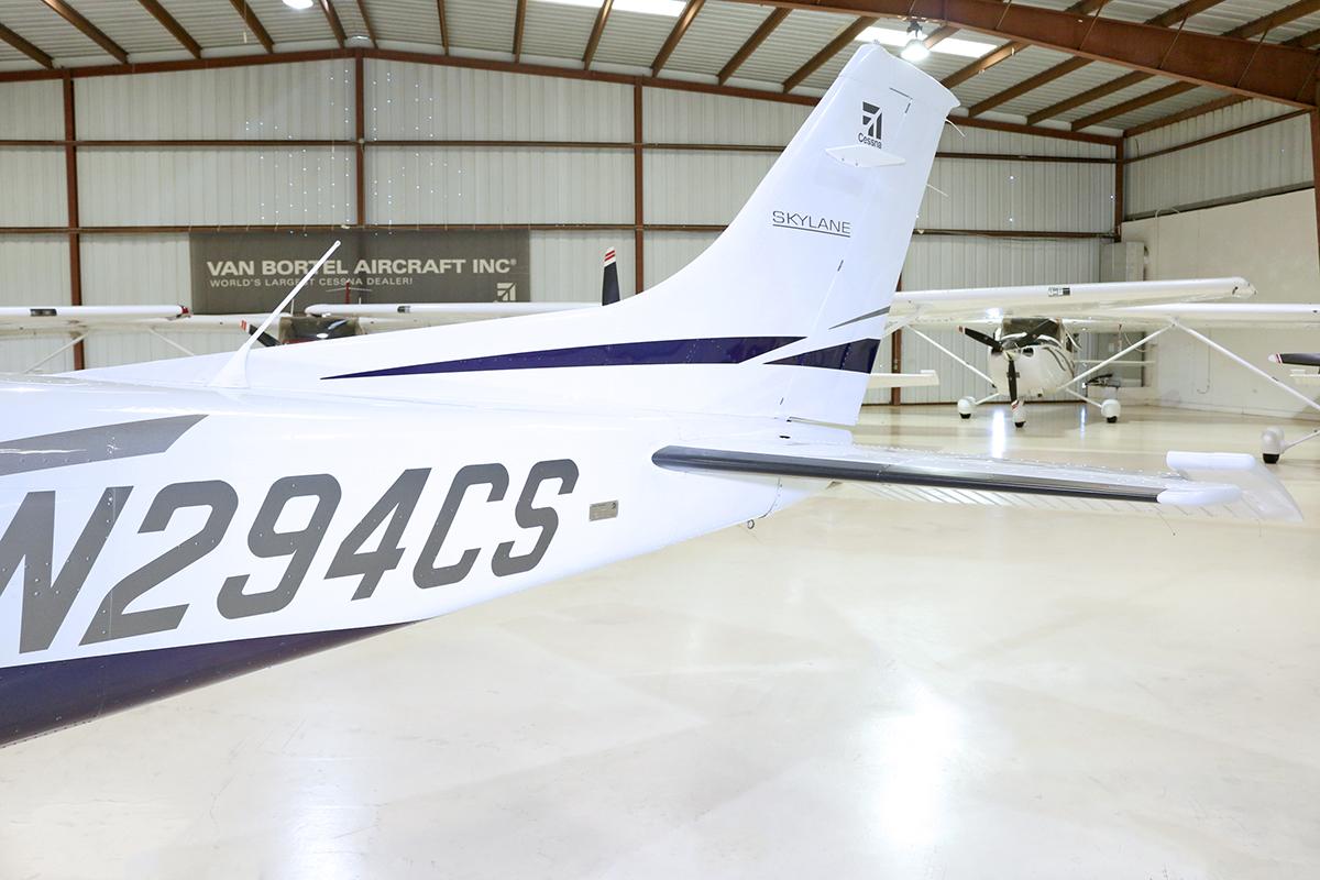 2011 Cessna 182T Skylane Photo 5