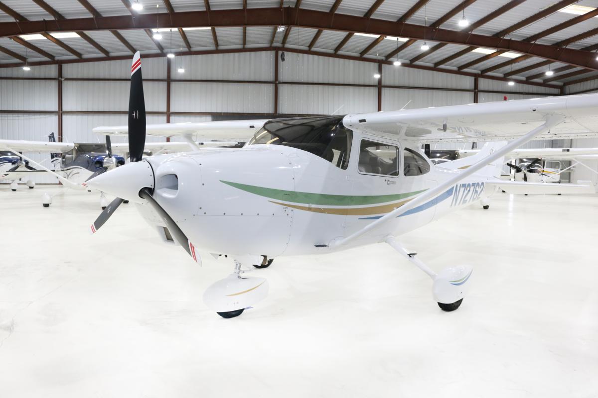 2000 Cessna 182S Skylane Photo 4