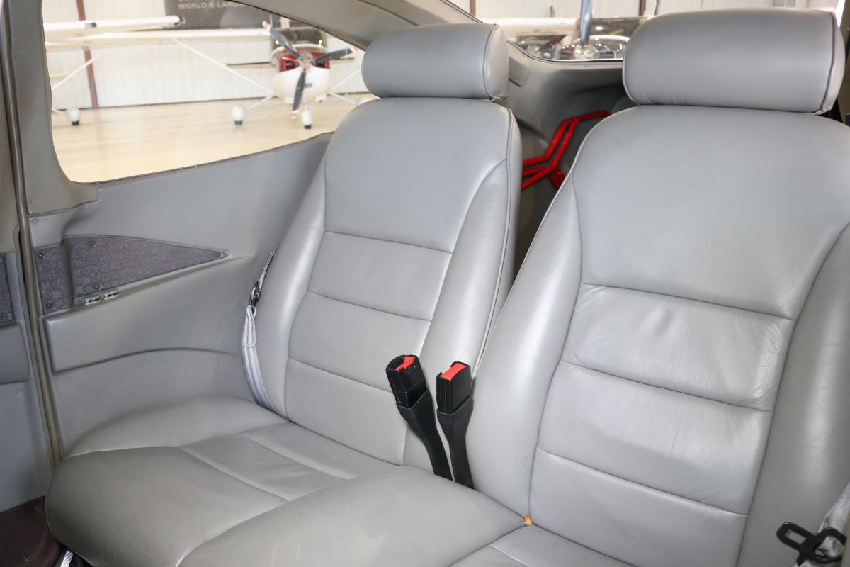 2000 Cessna 182S Skylane Photo 6