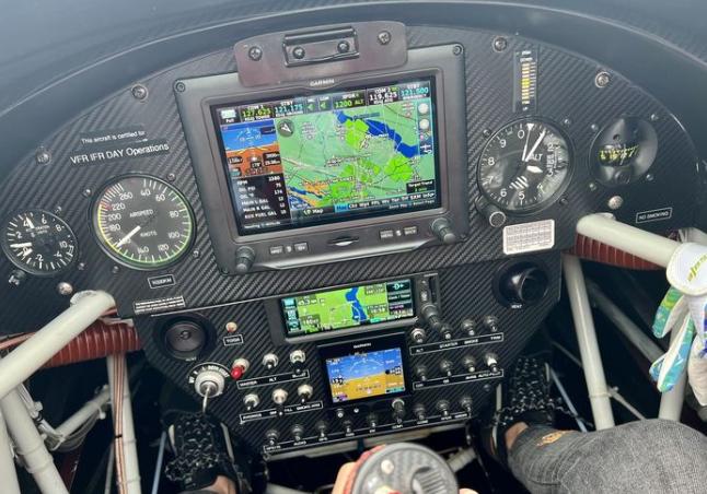 2008 EXTRA FLUGZEUGBAU EA 330SC Photo 2