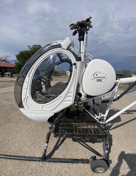  SCHWEIZER 300C Photo 4